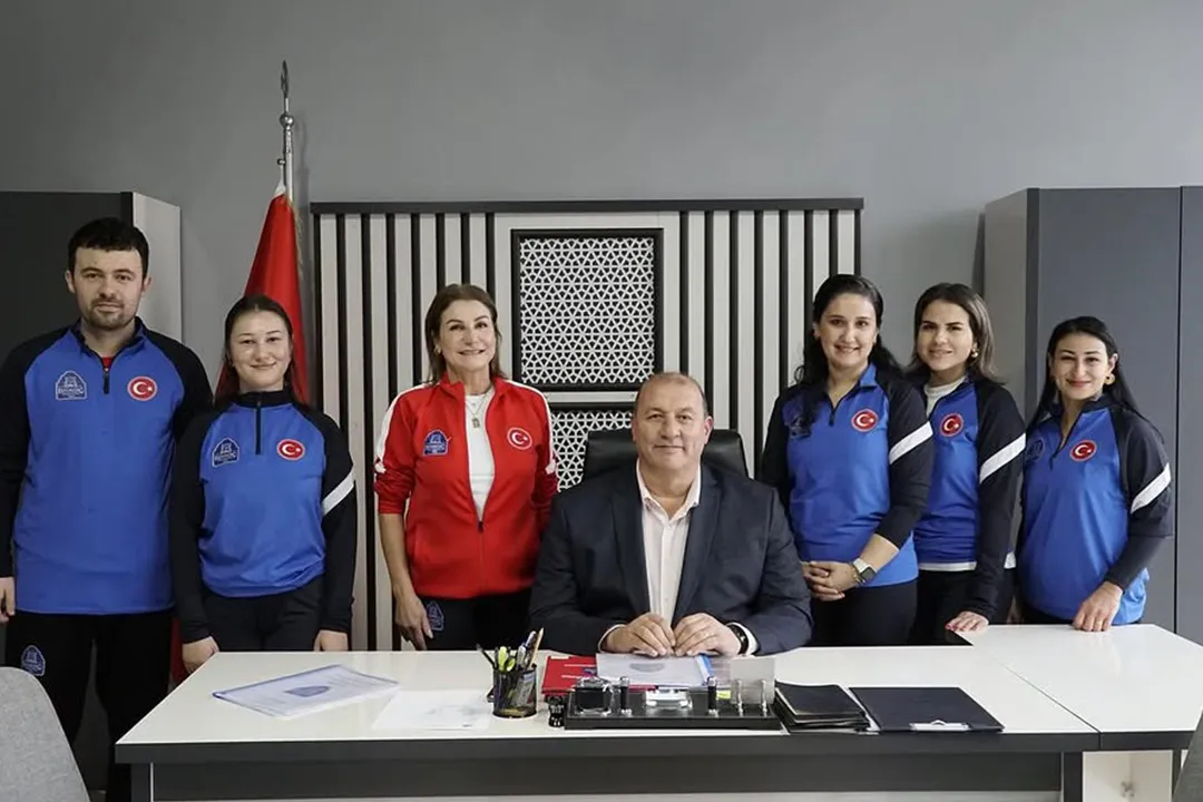 Gençlerimizin Yanındayız, Gelecek Onlarla Parlıyor